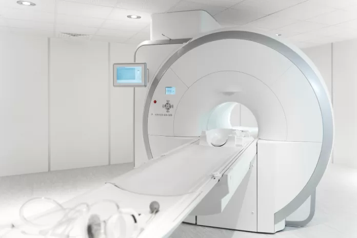 Homem morre após ser puxado por máquina de ressonância magnética nos EUA