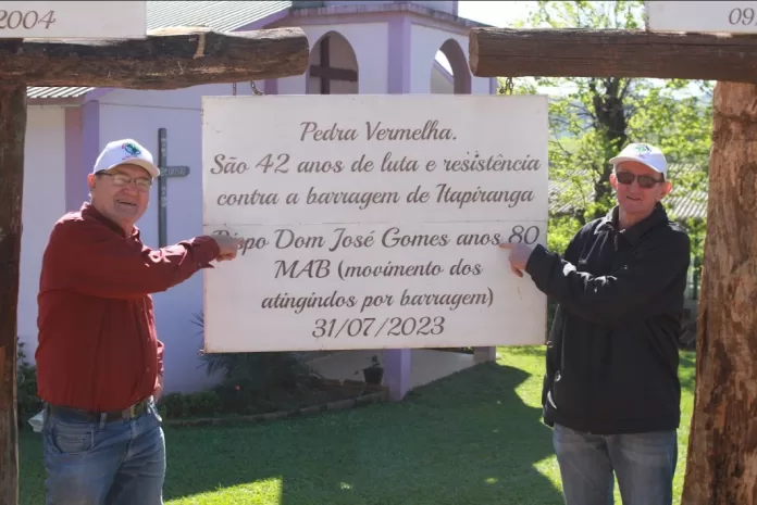 Filme Pedra Vermelha