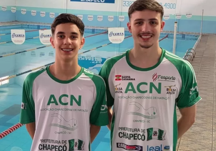 atletas e treinador da seleção catarinense