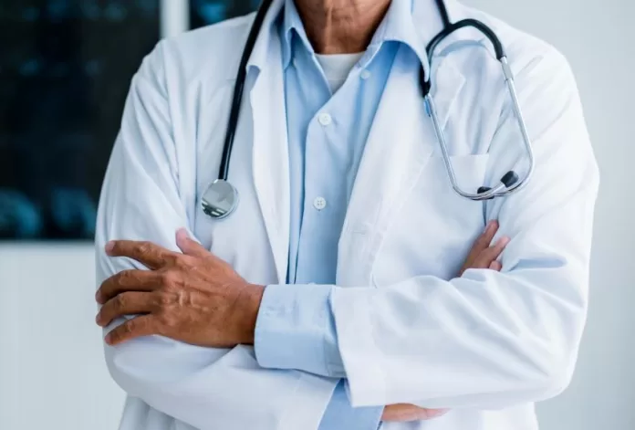 Médico é condenado por furar fila no SUS