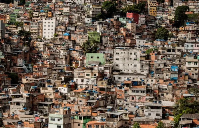 Brasileiros invadem perfil de Milei