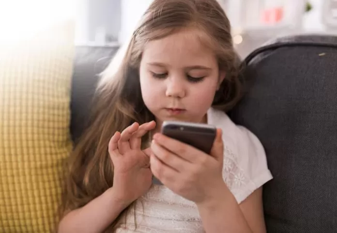 quando dar celular para crianças