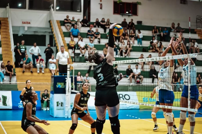 Chapecó supera equipe paulista em casa e soma pontos na Superliga B