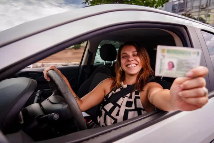 Renovação automática da CNH já beneficiou mais de 685 mil motoristas no Brasil