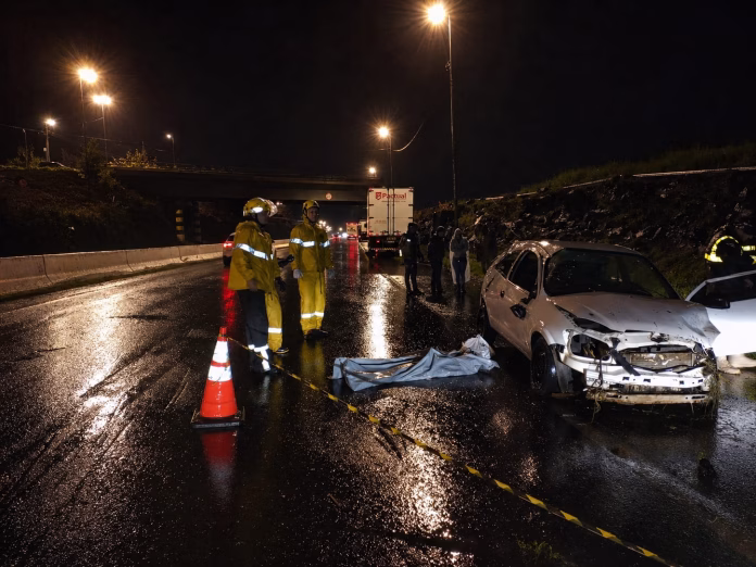 Equipes de resgate atendem ocorrência de capotamento na BR-282 em Xanxerê com vítima fatal