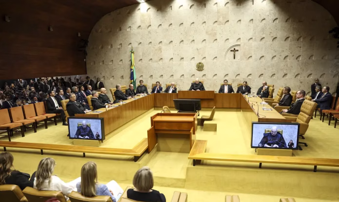 STF mantém suspensão de lei que proíbe cotas em SC
