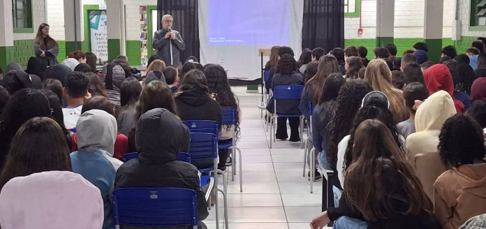 palestra sobre comunicação e oratória para estudantes
