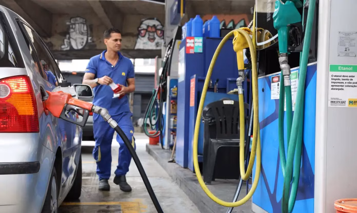 Governo prorroga subsídio da gasolina por 30 dias